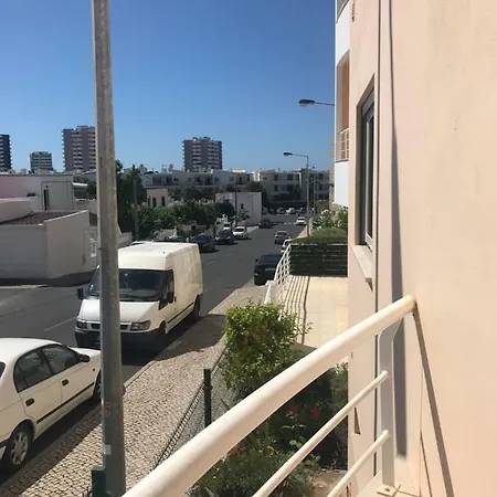Two Bedroom In Center Of Apartment *